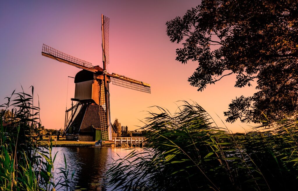 Windmühle in den Niederlanden nahe Campingplatz Holland