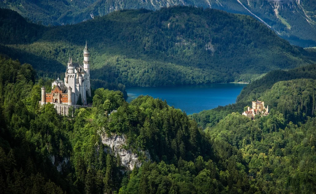 Schloss in den Bergen Deutschlands - Campingplätze Deutschland
